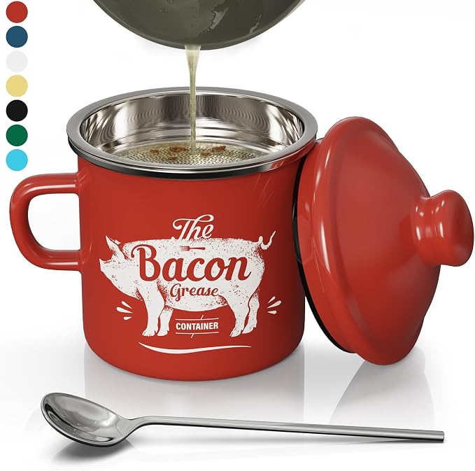 PGYARD Mini Bacon Grease Container With Strainer - 15OZ Enamel Grease Saver, Farmhouse Bacon Grease Keeper For Kitchen Fat Storage, Dishwasher Safe-Red