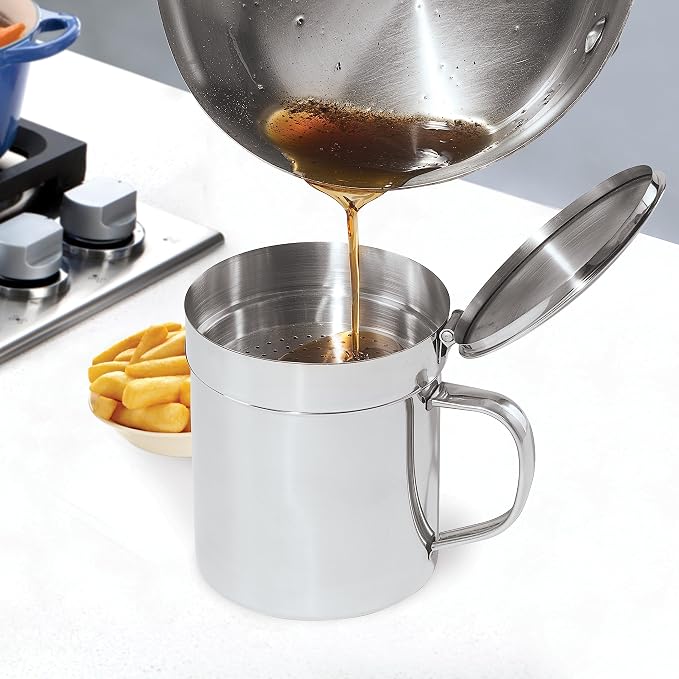 OGGI Stainless Steel Grease Container with Handle, Removable Strainer and Flip Top Lid. Perfect container for fryer oil, bacon drippings, lard and ghee oil. Can capacity - 0.25 Gall / 1 Qt / 0.95 Lt