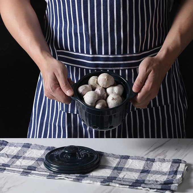Garlic Keeper with Lid, Ceramic Garlic Saver Container for Countertop, Kitchen Decor (Navy)